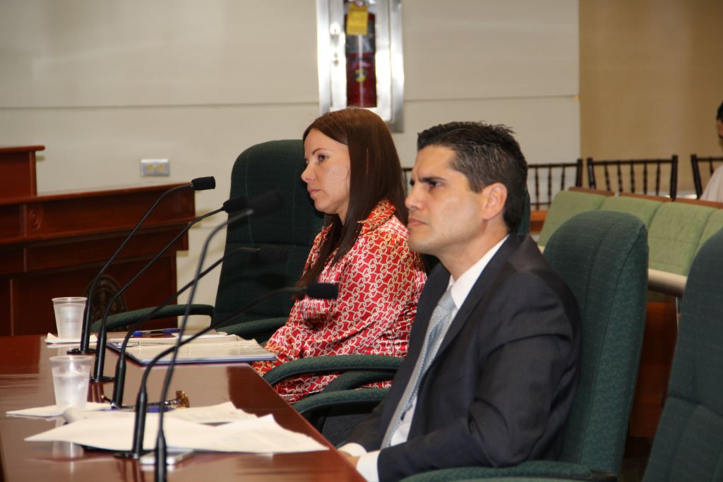 Lcda. Eunice S. Candelaria De Jesús, Directora de Asuntos Legales y Legislativos de la CCPR; y el Hon. Nerys Adames, secretario del Departamento de Asuntos al Consumidor (DACO).
